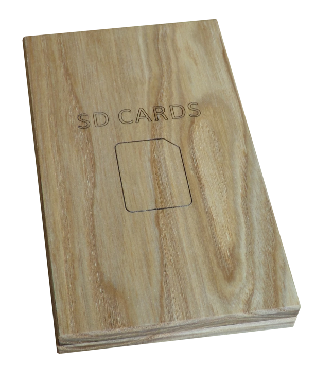 484G - púzdro na SD karty s gravírom
